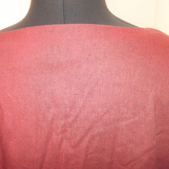 Selene Sport Rose Blouse with Embroidered Neckline - Picture 4 of 7